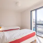 Maison Moderne Et Spacieuse Avec Jardin A