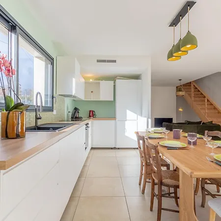 Maison Moderne Et Spacieuse Avec Jardin A 펜션 *