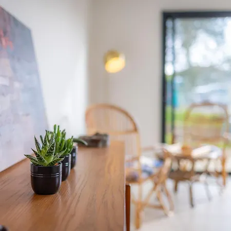 Maison Moderne Et Spacieuse Avec Jardin A * 페삭