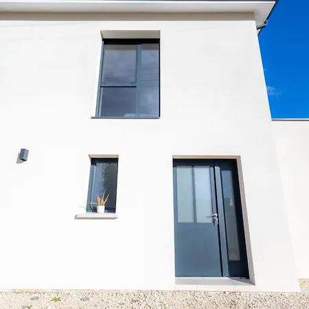 Prázdninový dům Maison Moderne Et Spacieuse Avec Jardin A