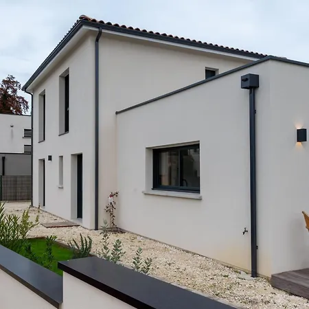 Maison Moderne Et Spacieuse Avec Jardin A * Pessac