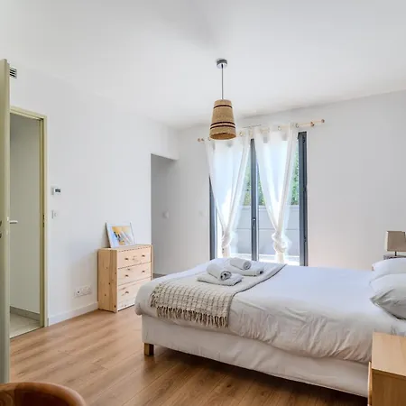 Maison Moderne Et Spacieuse Avec Jardin A 펜션 페삭