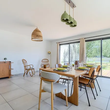 Maison Moderne Et Spacieuse Avec Jardin A * 페삭