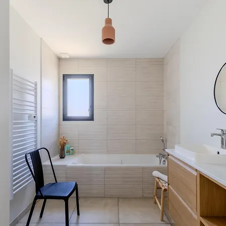 펜션 Maison Moderne Et Spacieuse Avec Jardin A *