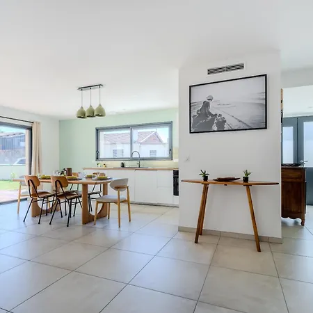 펜션 Maison Moderne Et Spacieuse Avec Jardin A *