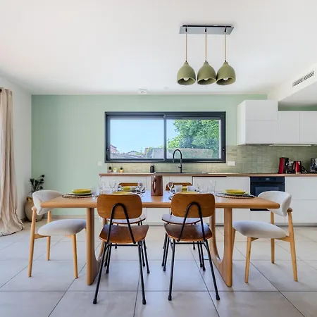Maison Moderne Et Spacieuse Avec Jardin A 펜션 페삭