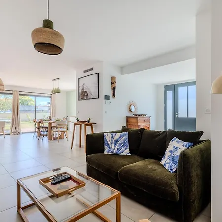 Maison Moderne Et Spacieuse Avec Jardin A 펜션 페삭