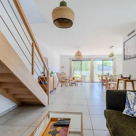 Maison Moderne Et Spacieuse Avec Jardin A * 페삭