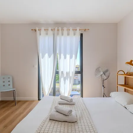 Maison Moderne Et Spacieuse Avec Jardin A * 페삭