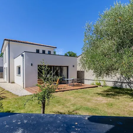 Maison Moderne Et Spacieuse Avec Jardin A 페삭