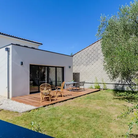 Maison Moderne Et Spacieuse Avec Jardin A * 페삭