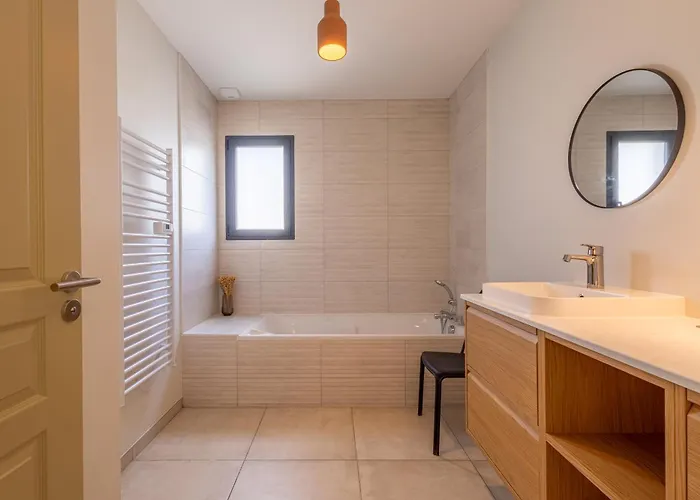 Feriehus Maison Moderne Et Spacieuse Avec Jardin A Pessac