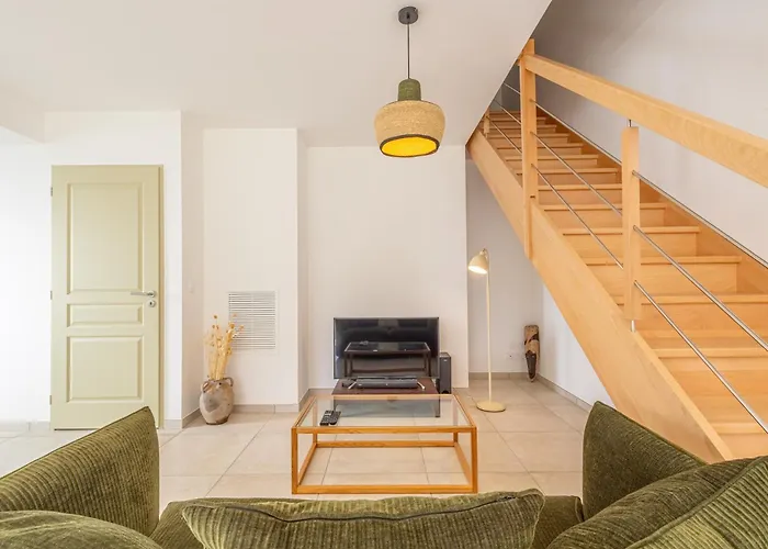 Maison Moderne Et Spacieuse Avec Jardin A Feriehus Pessac