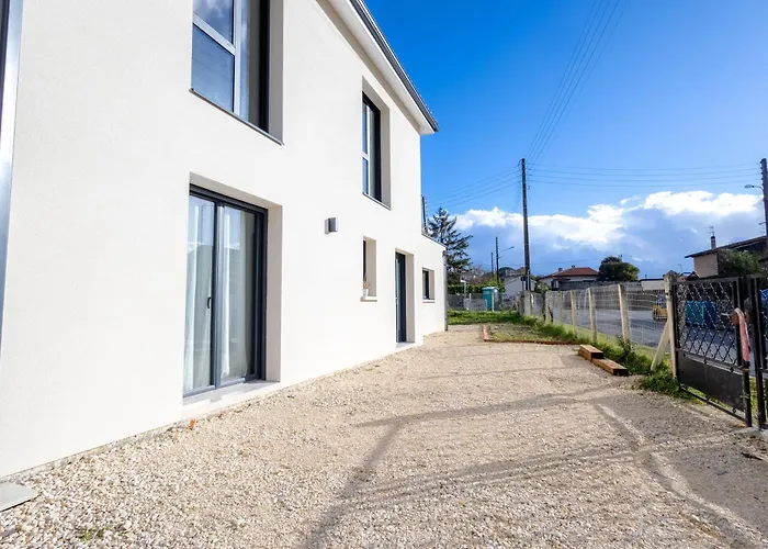Maison Moderne Et Spacieuse Avec Jardin A Feriehus
