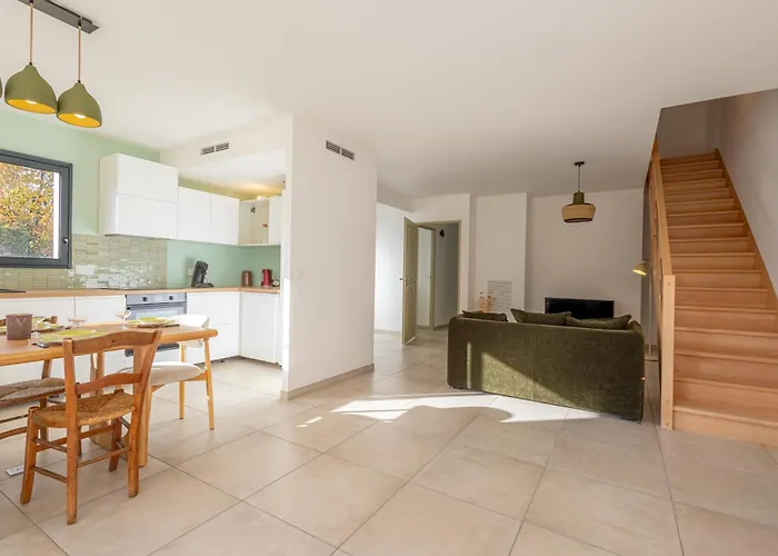 Maison Moderne Et Spacieuse Avec Jardin A * Pessac