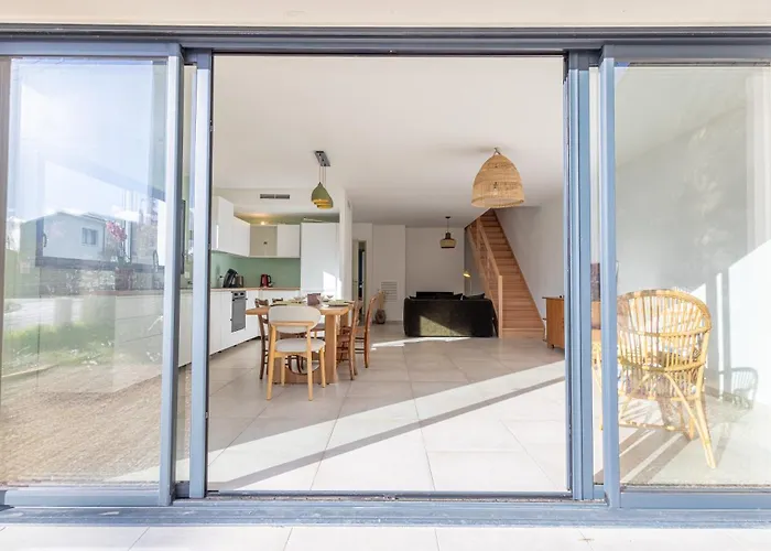 Maison Moderne Et Spacieuse Avec Jardin A Feriehus