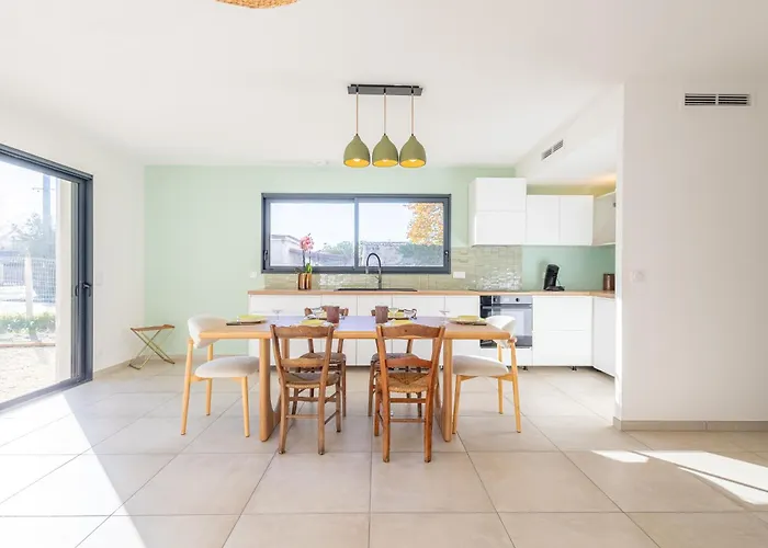 Feriehus Maison Moderne Et Spacieuse Avec Jardin A *