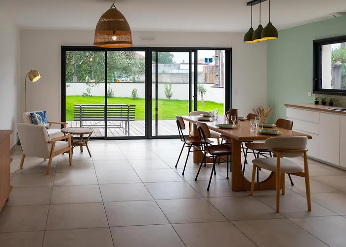 Feriehus Maison Moderne Et Spacieuse Avec Jardin A Pessac